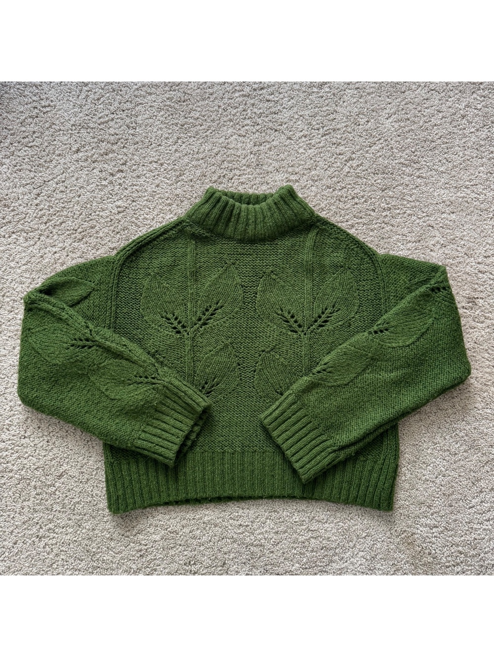 urban outfitters women’s mossy green mock neck leaf sweater size L